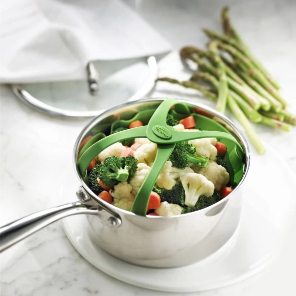 Trudeau Silicone Vegetable Steamer With Handle 9-1/4" 4 Trudeau Silicone Vegetable Steamer With Handle 9-1/4" - Image 2