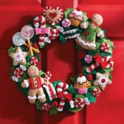 Bucilla Felt Wreath Applique Kit 15" Round