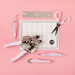 We R Memory Keepers Crop-A-Dile 9 We R Memory Keepers Crop-A-Dile -Professional Arts and Crafts Supplies Store 5304e3793120cbac5c20a1cd3b32f4703d